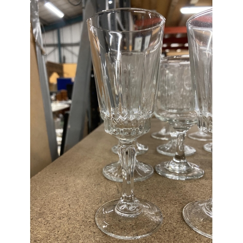 1016 - A COLLECTION OF VINTAGE DRINKING GLASSES