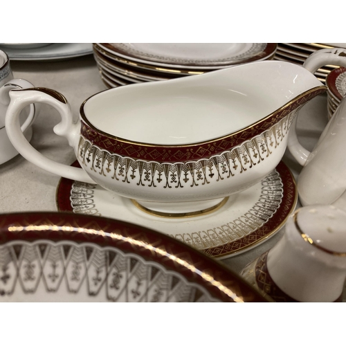 1020 - A ROYAL GRAFTON MAJESTIC PART DINNER SERVICE