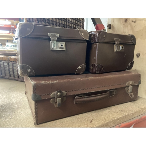 940 - THREE VINTAGE STORAGE CASES AND NURSERY ITEMS