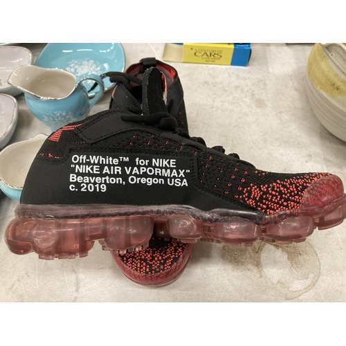 953 - A PAIR OF OFF WHITE FOR NIKE VAPORMAX TRAINERS, UK SIZE 6