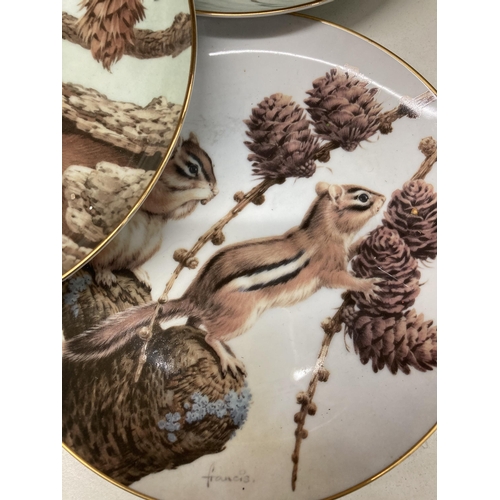 961 - A COLLECTION OF ANIMAL AND BIRD THEMED CABINET PLATES - 11 IN TOTAL