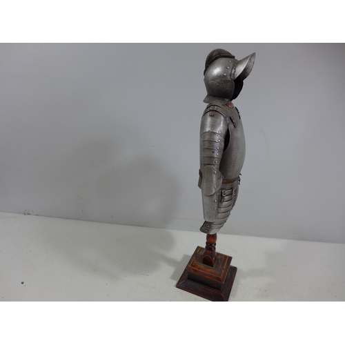 314 - A MINIATURE REPLICA SUIT OF 17TH CENTURY ARMOUR ON A WOODEN STAND, HEIGHT 42.5CM