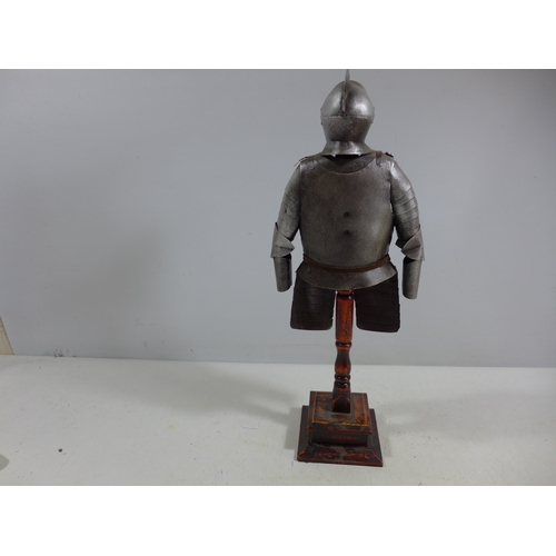 314 - A MINIATURE REPLICA SUIT OF 17TH CENTURY ARMOUR ON A WOODEN STAND, HEIGHT 42.5CM