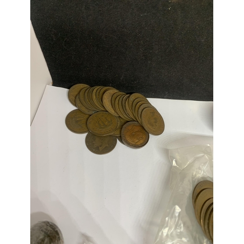 399 - A LARGE QUANTITY OF BRITISH HALF PENNY COINS, VARIOUS DATES