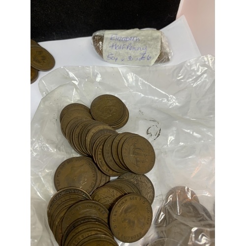 399 - A LARGE QUANTITY OF BRITISH HALF PENNY COINS, VARIOUS DATES