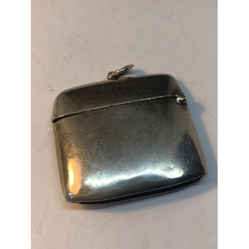 527 - A HALLMARKED BIRMINGHAM SILVER VESTA CASE