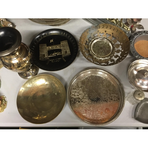 1066 - A QUANTITY OF SILVER PLATED ITEMS TO INCLUDE A BASKET BOWL, TRAY, BOWLS, VASE, JUG, HORSE, ETC