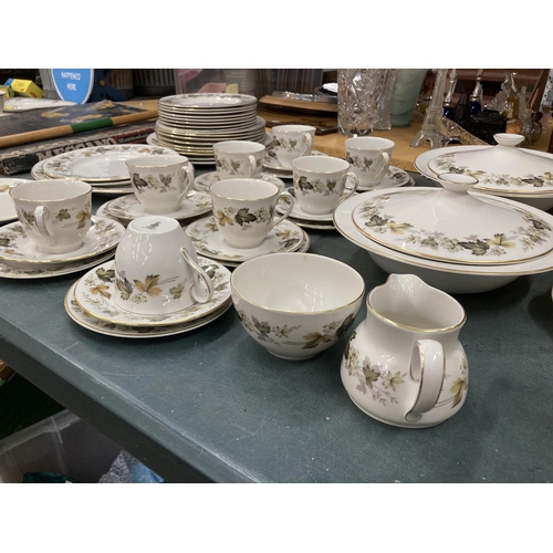 830 - A ROYAL DOULTON 'LARCHMONT' PART DINNER SERVICE TO INCLUDE SERVING TUREENS, VARIOUS SIZES OF PLATES,... 