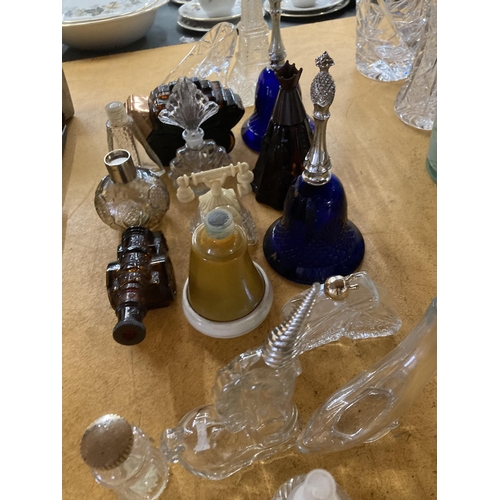 876 - A COLLECTION OF AVON GLASS PERFUME BOTTLES