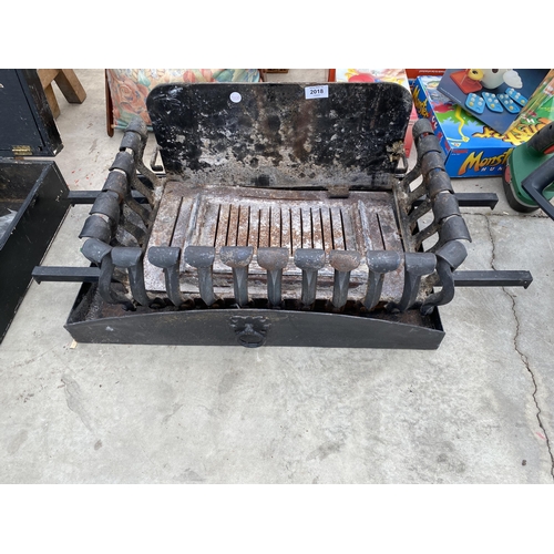 2018 - A DECORATIVE CAST IRON FIRE GRATE