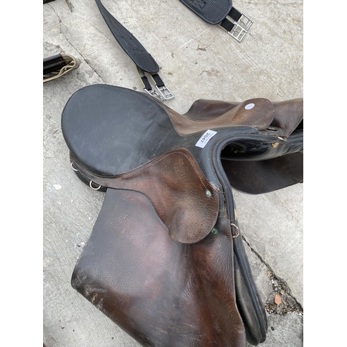 2047 - A VINTAGE LEATHER HORSE RIDING SADDLE