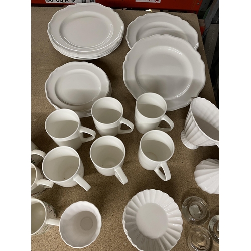 1086 - A QUANTITY OF WHITE DINNERWARE TO INCLUDE PLATES, BOWLS, CUPS, ETC