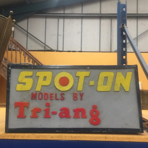 57 - A SPOT ON MODELS BY TRIANG ILLUMINATED LIGHT BOX SIGN