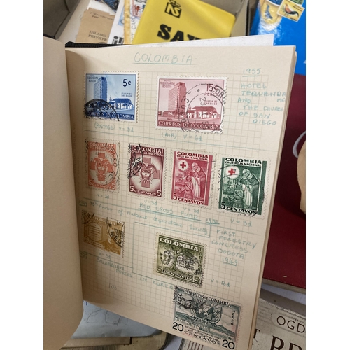 470 - A LARGE QUANTITY OF LOOSE WORLDWIDE AND BRITISH STAMPS AND TWO PART COMPLETE ALBUMS