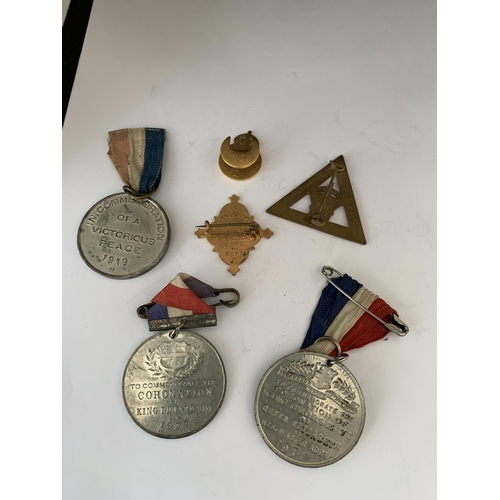 534 - VARIOUS MEDALS AND BADGES