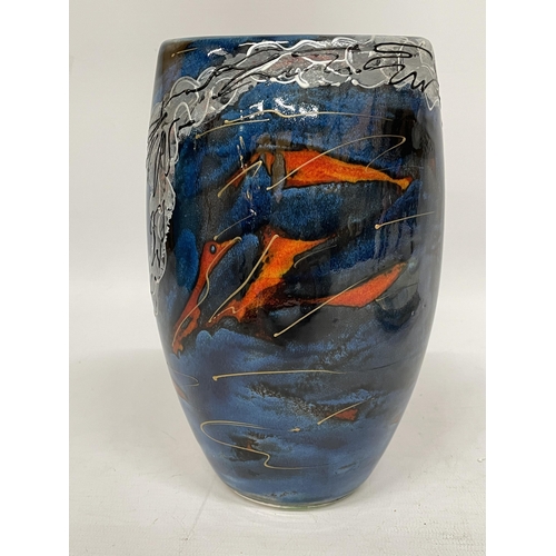 748 - AN ANITA HARRIS HAND PAINTED AND SIGNED IN GOLD BAT VASE