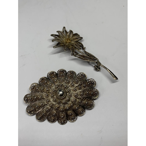 646 - FOUR SILVER LEAF DESIGN BROOCHES