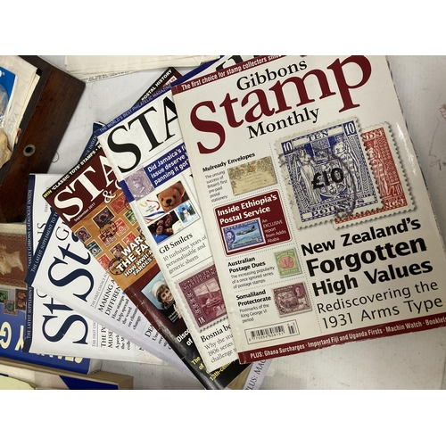 483 - VARIOUS ITEMS TO INCLUDE TWO STANLEY GIBBONS STAMP BOOKS 1995 - 2001, FIVE STAMP MAGAZINES, SIX STAM... 