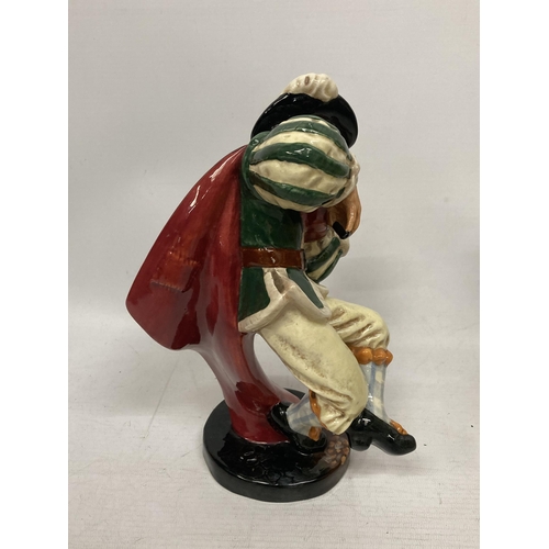 747 - A ROYAL DOULTON FIGURE THE FIDDLER HN 2171