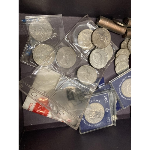 404A - A LARGE QUANTITY OF UK COINAGE TO INCLDUE COMMEMORATIVE CROWNS, FIFTY PENCES, UNCIRCULATED PENNIES, ... 