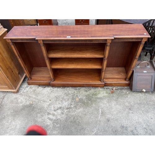 2957 - A 19TH CENTURY STYLE MAHOGANY AND CROSSBANDED BREAKFRONT OPEN BOOKCASE, 62