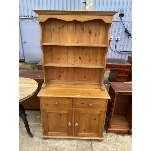 2958 - A MODERN PINE DRESSER COMPLETE WITH PLATE RACK, 39