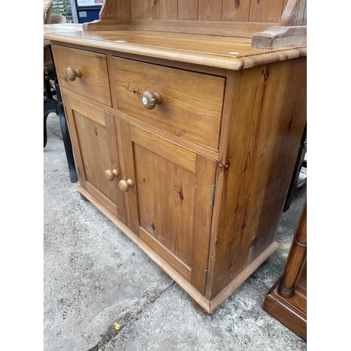 2958 - A MODERN PINE DRESSER COMPLETE WITH PLATE RACK, 39