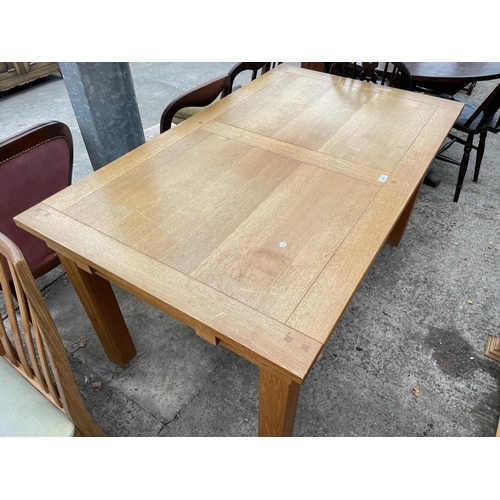 2967 - A MODERN OAK DINING TABLE ON SQUARE LEGS, 59 X 36