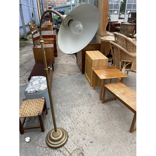 2978 - A MODERN BRASS ADJUSTABLE READING LAMP BY LAURA ASHLEY HOME