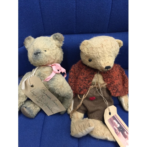 36 - FOUR VINTAGE TEDDY BEARS PLUS A VINTAGE ELEPHANT