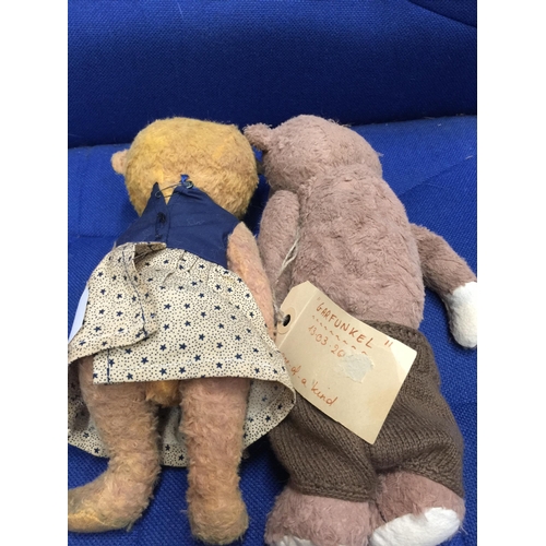 36 - FOUR VINTAGE TEDDY BEARS PLUS A VINTAGE ELEPHANT