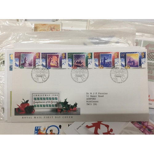 423A - A LARGE QUANTITY OF FIRST DAY COVERS