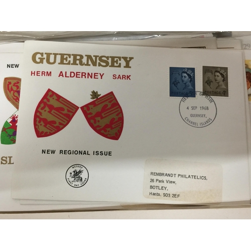 424A - A LARGE QUANTITY OF FIRST DAY COVERS