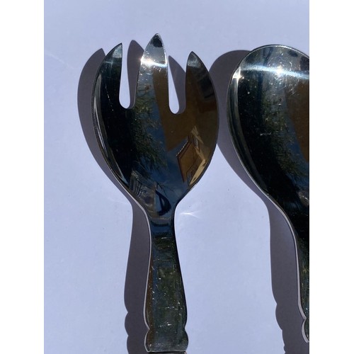 5 - AN ART DECO GEORG JENSEN STERLING SILVER TWO PIECE SALAD SERVER SET IN THE ACORN PATTERN - COMPRISIN... 