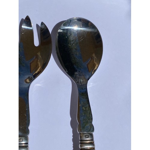 5 - AN ART DECO GEORG JENSEN STERLING SILVER TWO PIECE SALAD SERVER SET IN THE ACORN PATTERN - COMPRISIN... 