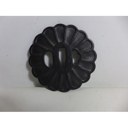 346 - A JAPANESE IRON TSUBA WITH FLORAL DECORATION, DIAMETER 8CM