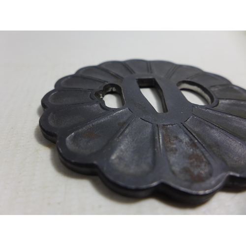 346 - A JAPANESE IRON TSUBA WITH FLORAL DECORATION, DIAMETER 8CM