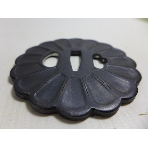 346 - A JAPANESE IRON TSUBA WITH FLORAL DECORATION, DIAMETER 8CM