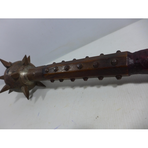 347 - A LARGE AND HEAVY METAL AND WOOD MACE CLUB, THE HEAD WITH SPIKES, LENGTH 52CM