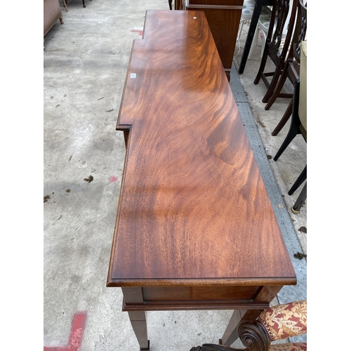 2590 - A 19TH CENTURY STYLE BREAKFRONT MAHOGANY SIDE-TABLE ON TAPERED LEGS, WITH SPADE FEET, 71