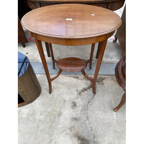 2599 - AN EDWARDIAN MAHOGANY AND INLAID OVAL TWO TIER OCCASIONAL TABLE, 26 X 18.5