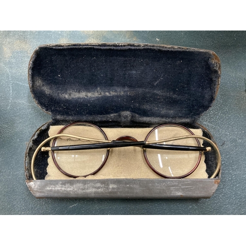 120 - A PAIR OF VICTORIAN TORTOISE SHELL GLASSES IN A WHITE METAL CASE