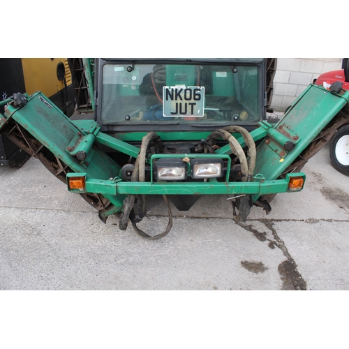 201 - A RANSOMES COMMANDER 3520 MOWER RUNS & DRIVES BUT TO BE SOLD FOR SPARES OR REPAIRS NO VAT