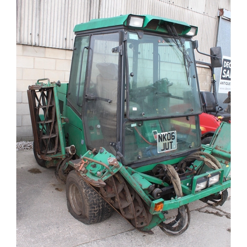 201 - A RANSOMES COMMANDER 3520 MOWER RUNS & DRIVES BUT TO BE SOLD FOR SPARES OR REPAIRS NO VAT