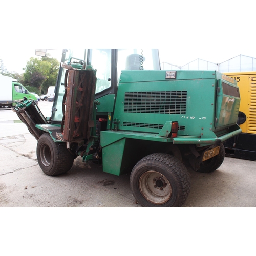 201 - A RANSOMES COMMANDER 3520 MOWER RUNS & DRIVES BUT TO BE SOLD FOR SPARES OR REPAIRS NO VAT