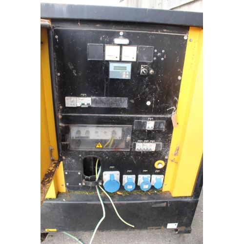 230 - ATLAS COPCO QAS 30 GENERATOR SINGLE PHASE IN GOOD WORKING ORDER BUT REQUIRES A BATTERY NO VAT