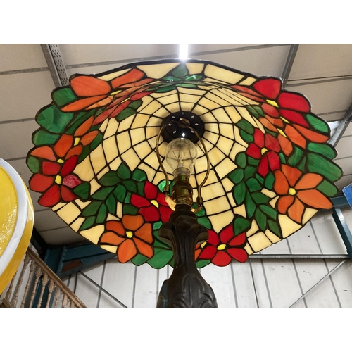 54 - A TIFFANY STYLE TABLE LAMP WITH LEADED GLASS SHADE