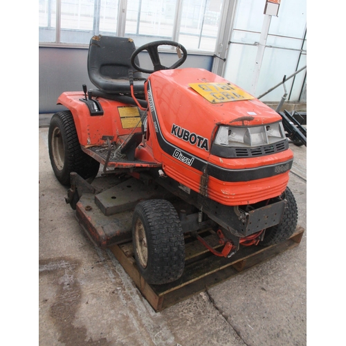 121 - KABOTA Q1700 RIDE ON LAWNMOWER FOR SPARE OR REPAIR  NO VAT