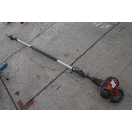 83 - HUSQVARNA 525PT55 POLE SAW (WORKING) FROM A RETIREMENT DISPERSAL + VAT