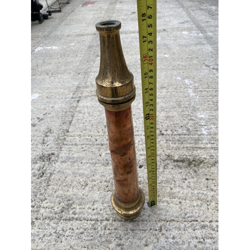 1582 - A VINTAGE BRASS AND COPPER 'JOHN MORRIS & SONS LTD' FIRE HOSE NOZZLE